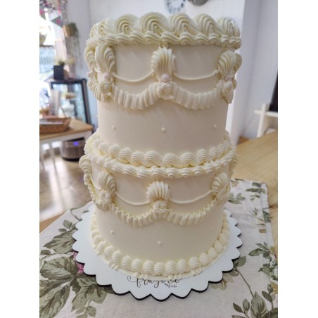 Tarta de boda con figuras personalizadas
