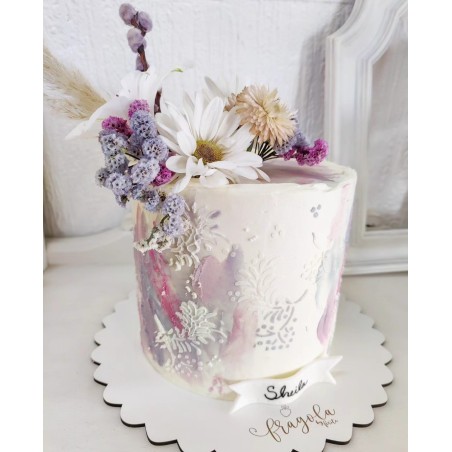 Tarta con flores naturales