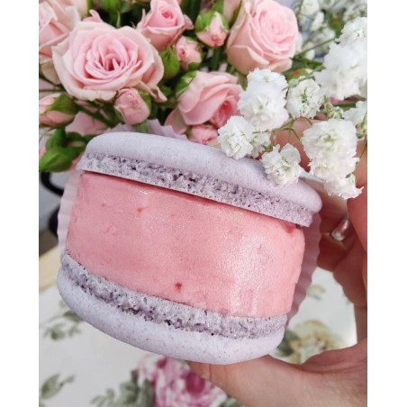 Macarons XXL rellenos con helado artesanal italiano.