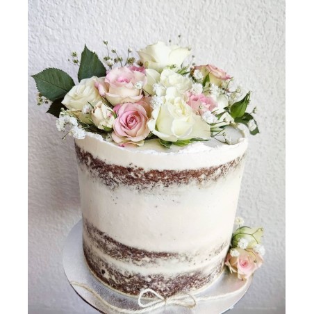 Tarta de boda naked con flores